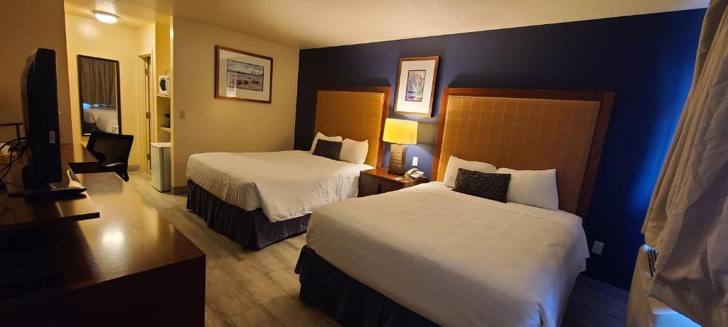 Empire Inn&Suites Penhold Extérieur photo