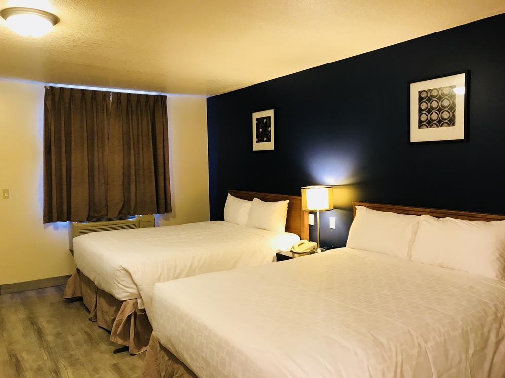 Empire Inn&Suites Penhold Extérieur photo