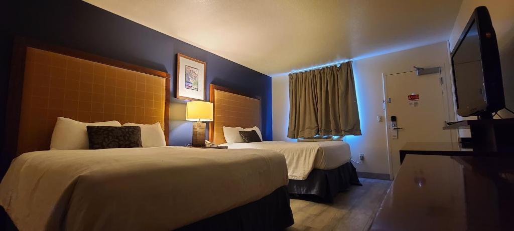 Empire Inn&Suites Penhold Extérieur photo