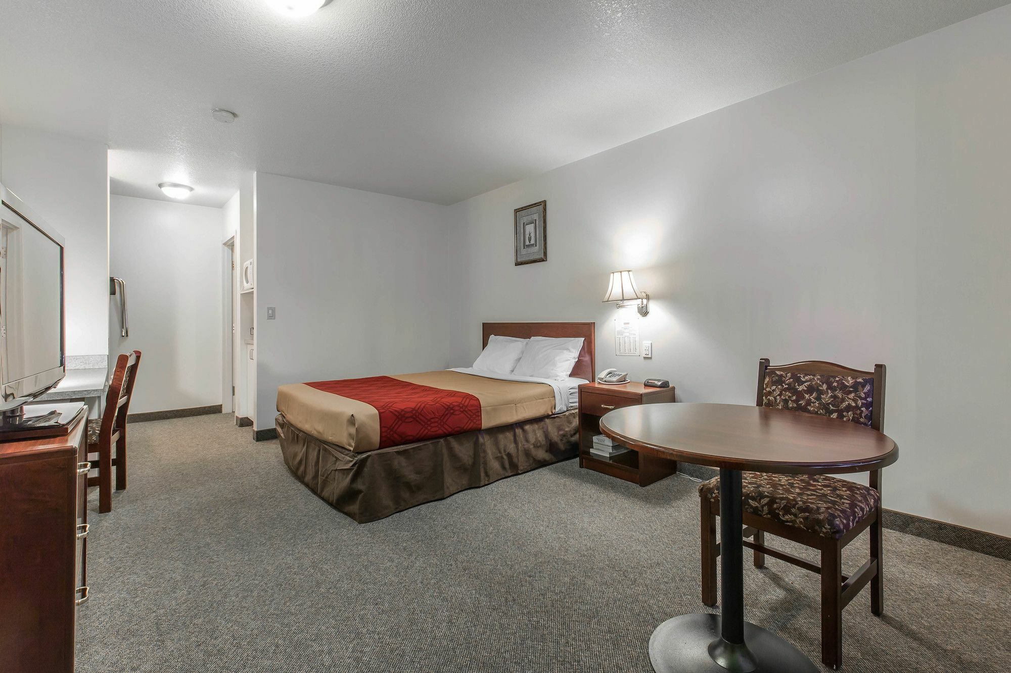 Empire Inn&Suites Penhold Extérieur photo