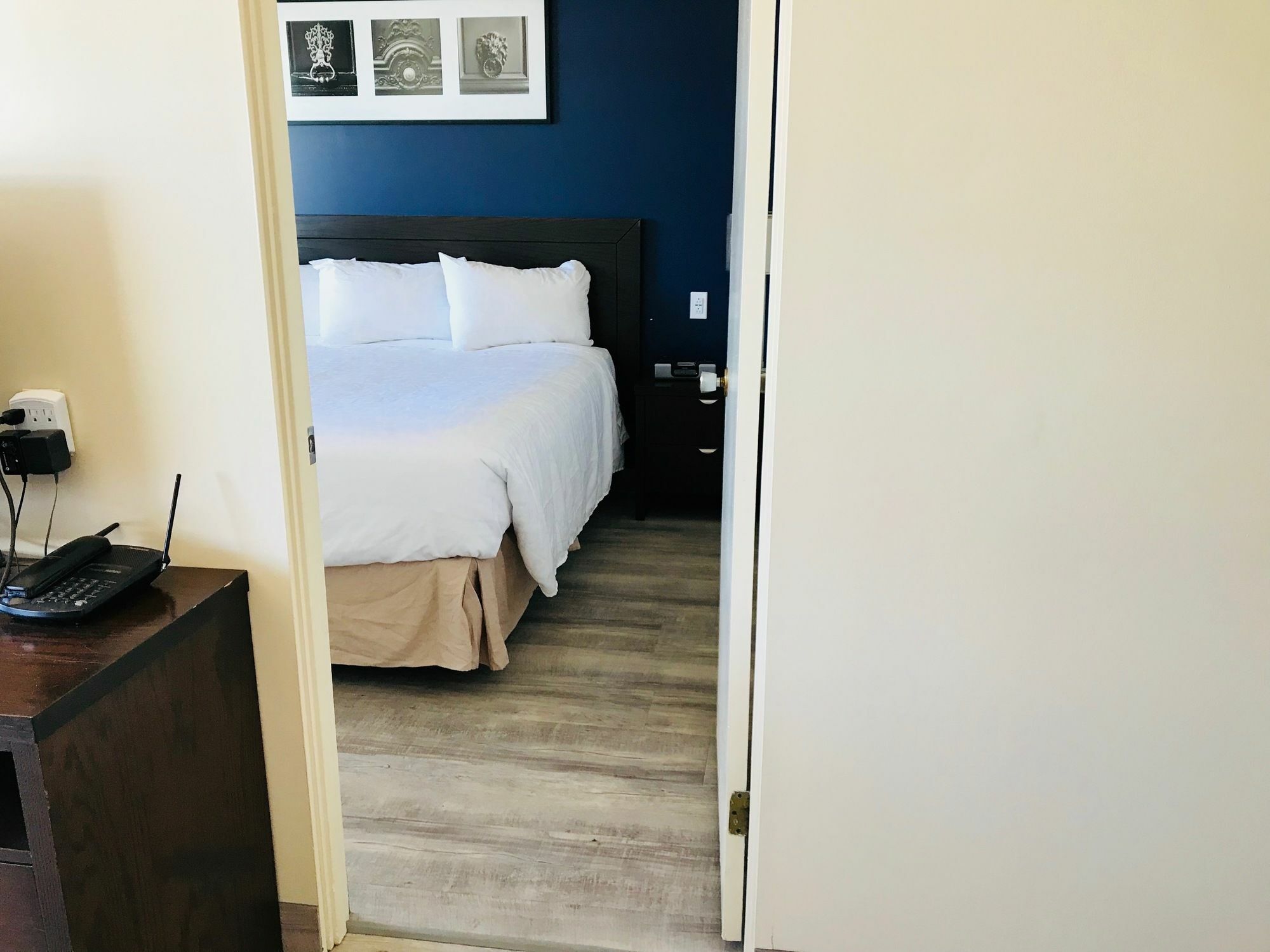 Empire Inn&Suites Penhold Extérieur photo